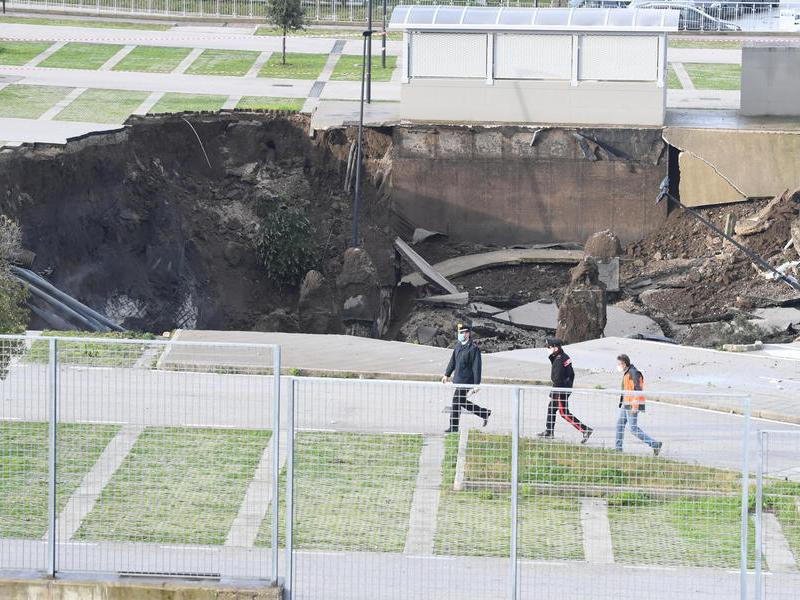 Napoli: aperta grande voragine all’ospedale del mare