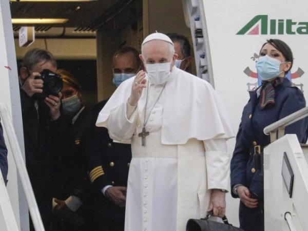 Papa Francesco in volo verso Baghdad per la storica visita in Iraq